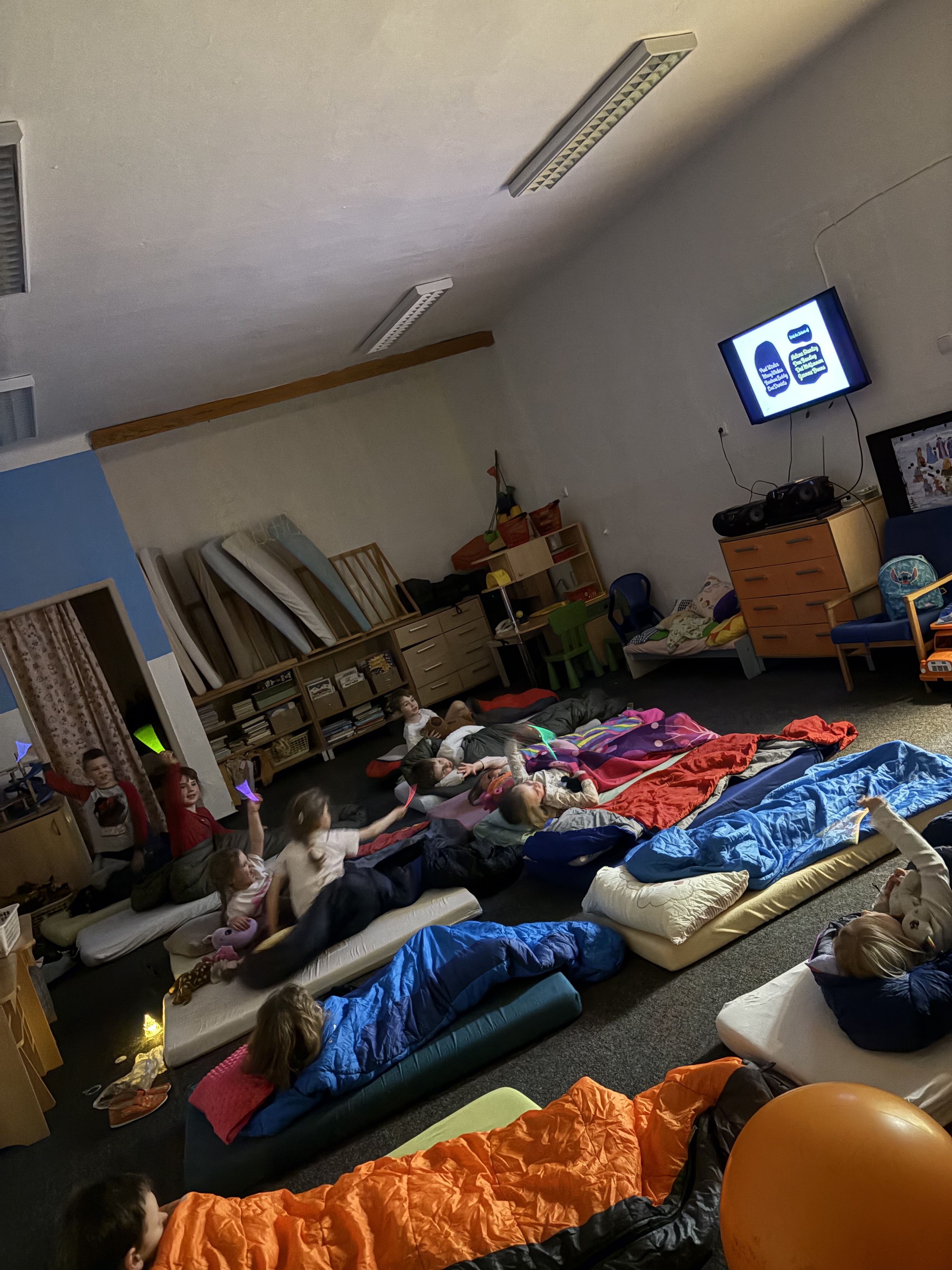 NOC S ANDERSENEM V ŽELEČSKÉ ŠKOLCE