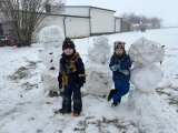 Sníh se sype, lepí se, sněhuláci staví se :--)